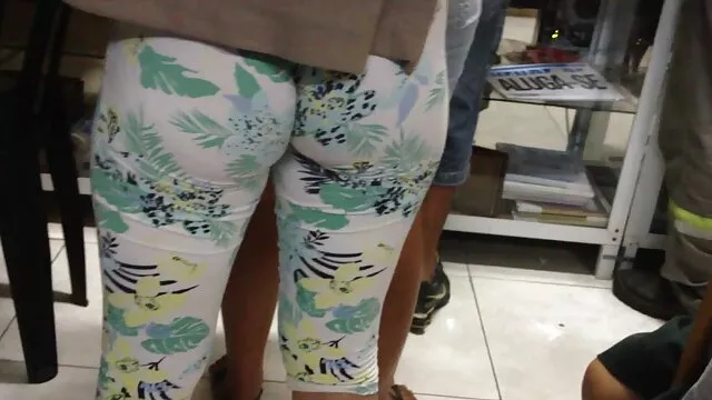 Istri dipompa dari belakang cerita sex bergambar pembantu
