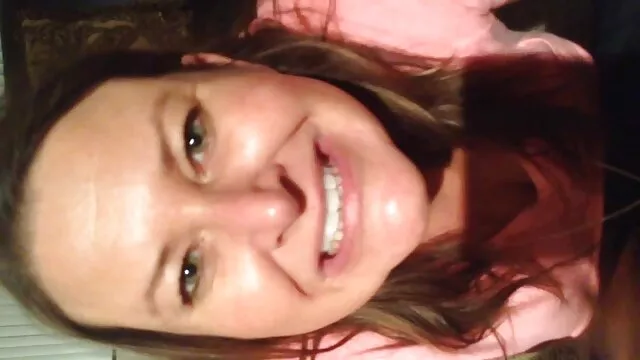 Dia membawa mesin Britney. cerita sex bergambar pembantu