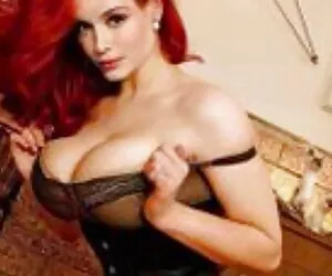Bintang Kuba cerita sex bergambar tante Luna tahu persis bagaimana caranya jadi kotor, Bung.