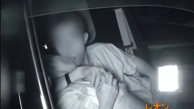 air mata hangat di crita sek bergambar dalam mobil.